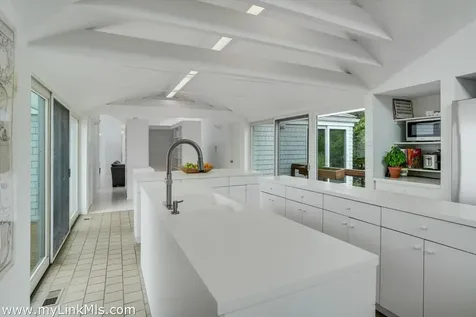 44 Cencelle Chilmark MA 02535