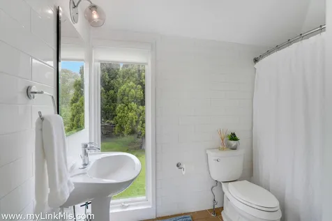 44 Cencelle Chilmark MA 02535