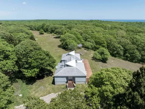 44 Cencelle Chilmark MA 02535