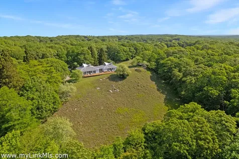 44 Cencelle Chilmark MA 02535