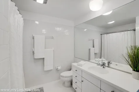 44 Cencelle Chilmark MA 02535