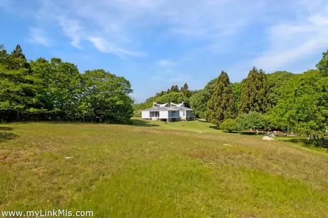 44 Cencelle Chilmark MA 02535