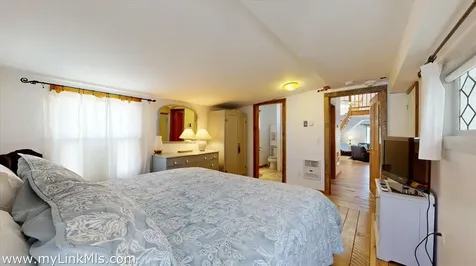37 Circuit Avenue Oak Bluffs MA 02557