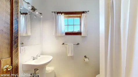 37 Circuit Avenue Oak Bluffs MA 02557
