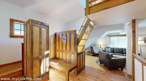 37 Circuit Avenue Oak Bluffs MA 02557