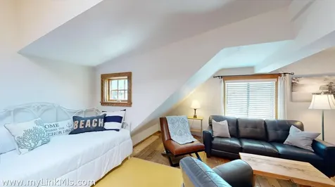 37 Circuit Avenue Oak Bluffs MA 02557