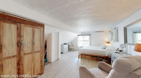 37 Circuit Avenue Oak Bluffs MA 02557
