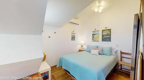 37 Circuit Avenue Oak Bluffs MA 02557