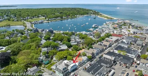 37 Circuit Avenue Oak Bluffs MA 02557