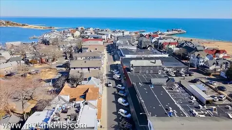 37 Circuit Avenue Oak Bluffs MA 02557