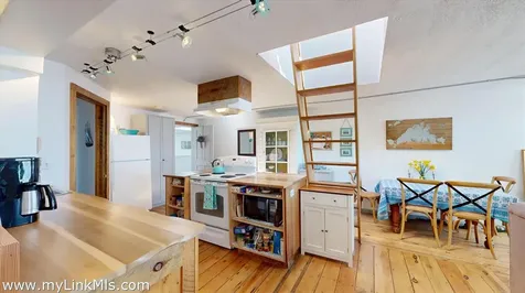 37 Circuit Avenue Oak Bluffs MA 02557