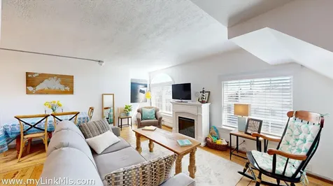37 Circuit Avenue Oak Bluffs MA 02557