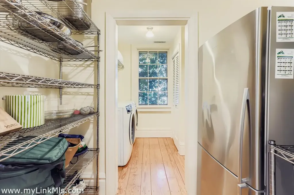 27 Spring Street Vineyard Haven MA 02568