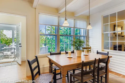 27 Spring Street Vineyard Haven MA 02568