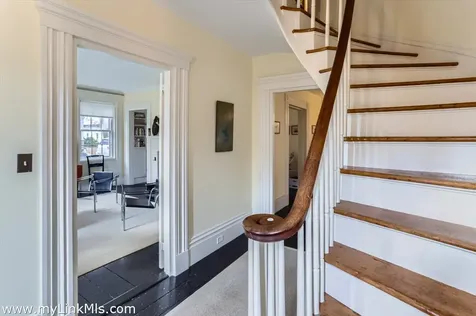 27 Spring Street Vineyard Haven MA 02568