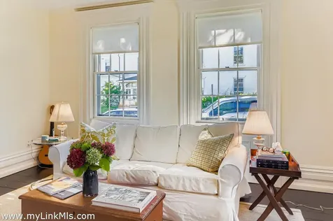 27 Spring Street Vineyard Haven MA 02568