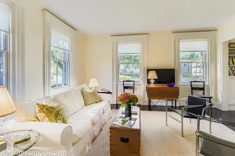 27 Spring Street Vineyard Haven MA 02568