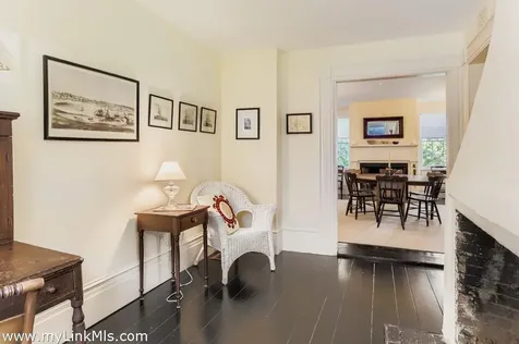 27 Spring Street Vineyard Haven MA 02568