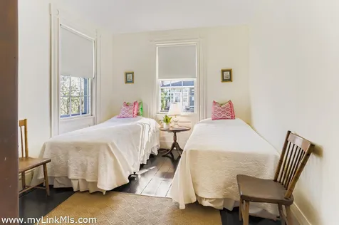27 Spring Street Vineyard Haven MA 02568
