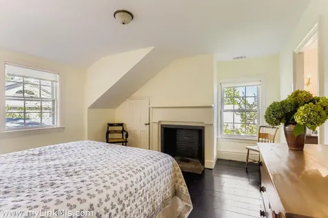 27 Spring Street Vineyard Haven MA 02568