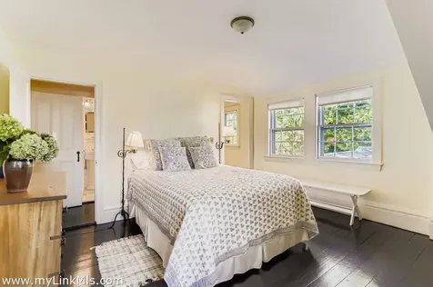 27 Spring Street Vineyard Haven MA 02568