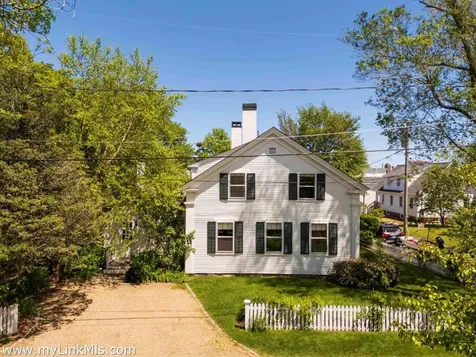 27 Spring Street Vineyard Haven MA 02568