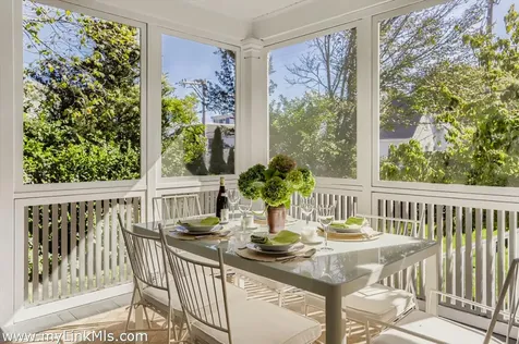 27 Spring Street Vineyard Haven MA 02568