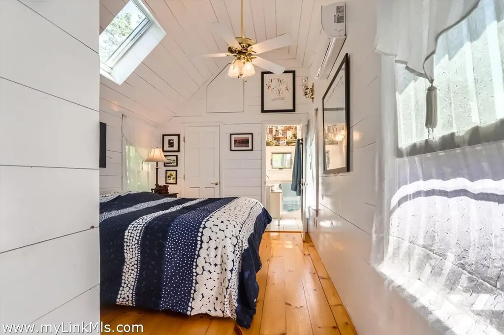 17 John Wesley Avenue Oak Bluffs MA 02557