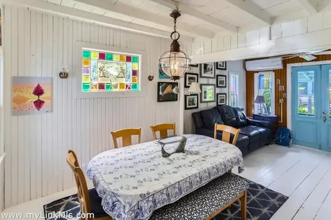 17 John Wesley Avenue Oak Bluffs MA 02557