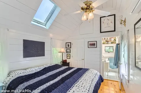 17 John Wesley Avenue Oak Bluffs MA 02557