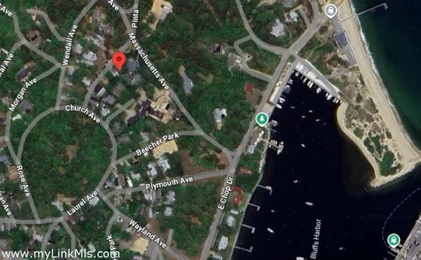 17 John Wesley Avenue Oak Bluffs MA 02557
