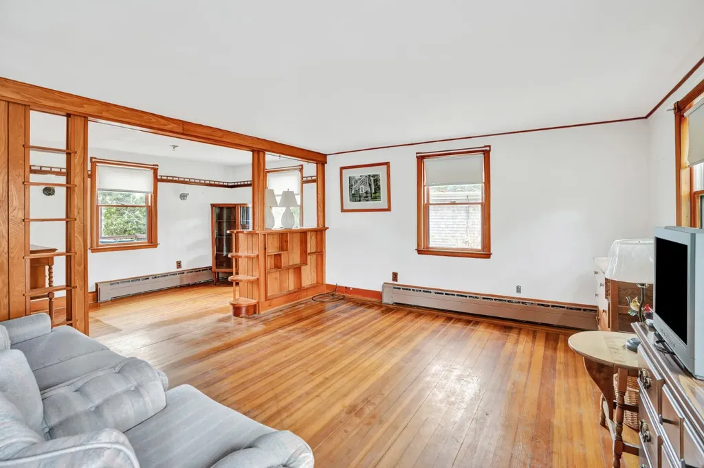 119 North William Street Vineyard Haven MA 02568