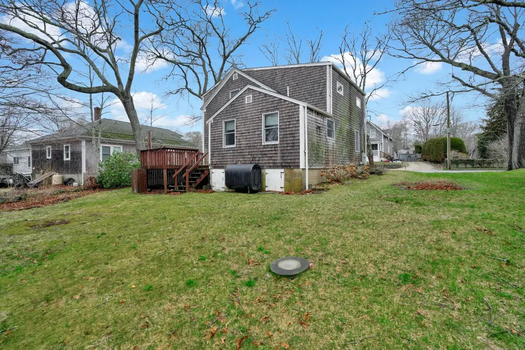 119 North William Street Vineyard Haven MA 02568