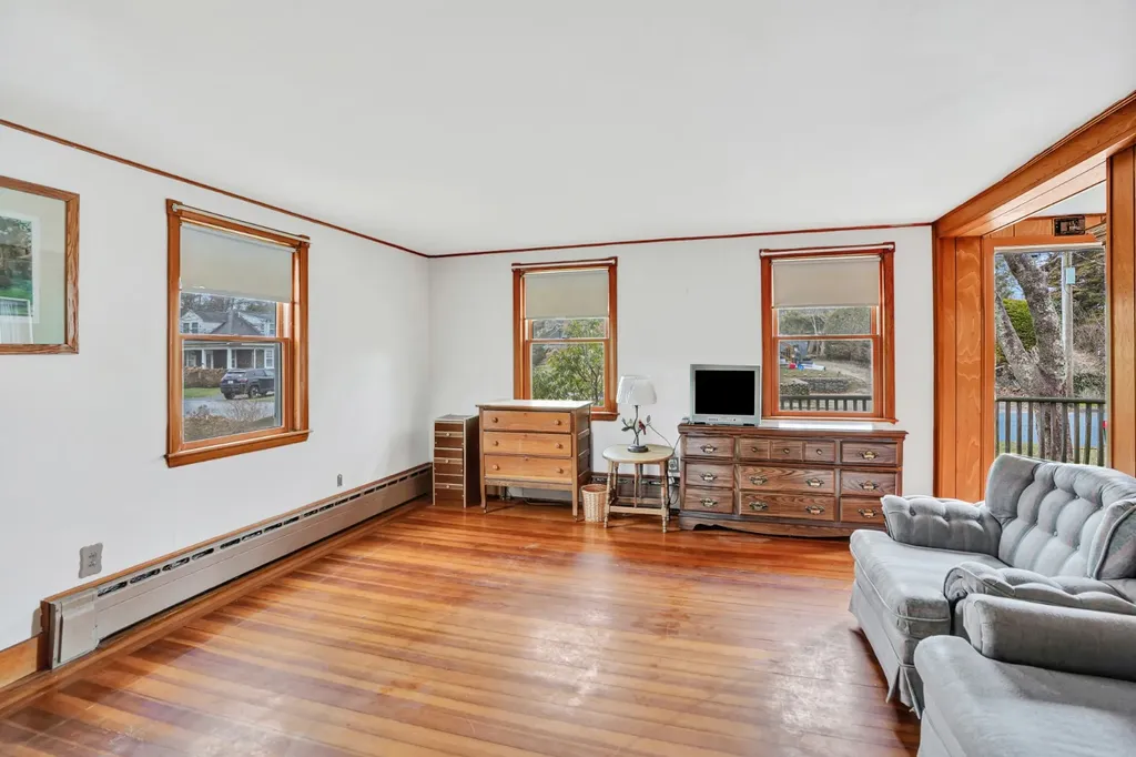 119 North William Street Vineyard Haven MA 02568