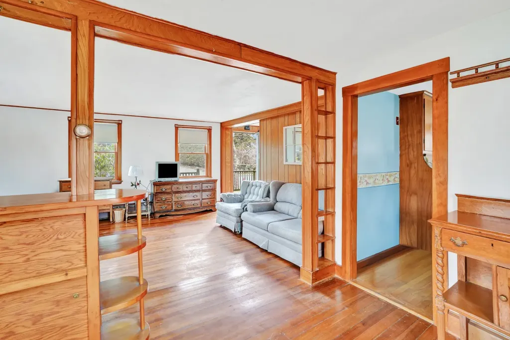 119 North William Street Vineyard Haven MA 02568