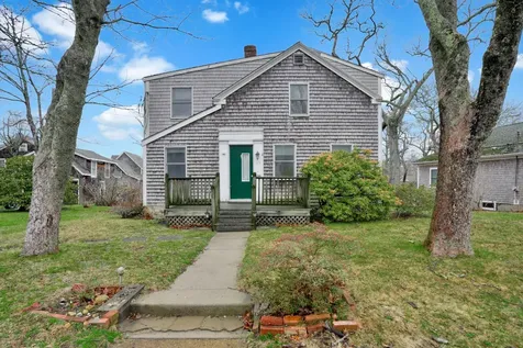 119 North William Street Vineyard Haven MA 02568