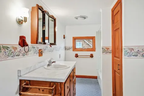 119 North William Street Vineyard Haven MA 02568