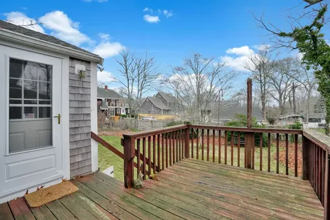119 North William Street Vineyard Haven MA 02568