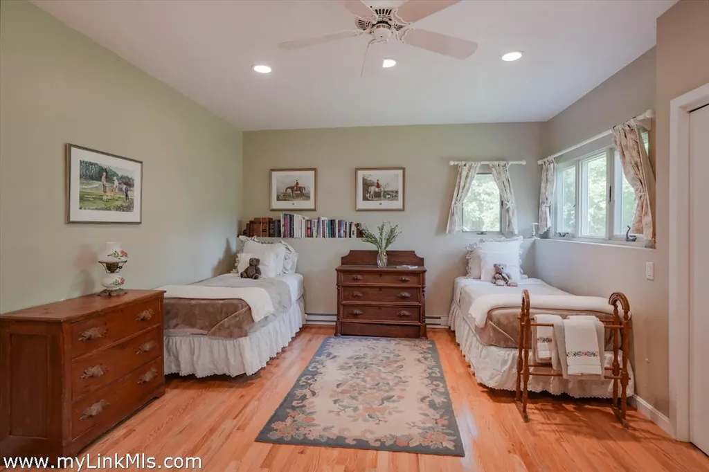 50 Hidden Cove Road Oak Bluffs MA 02557