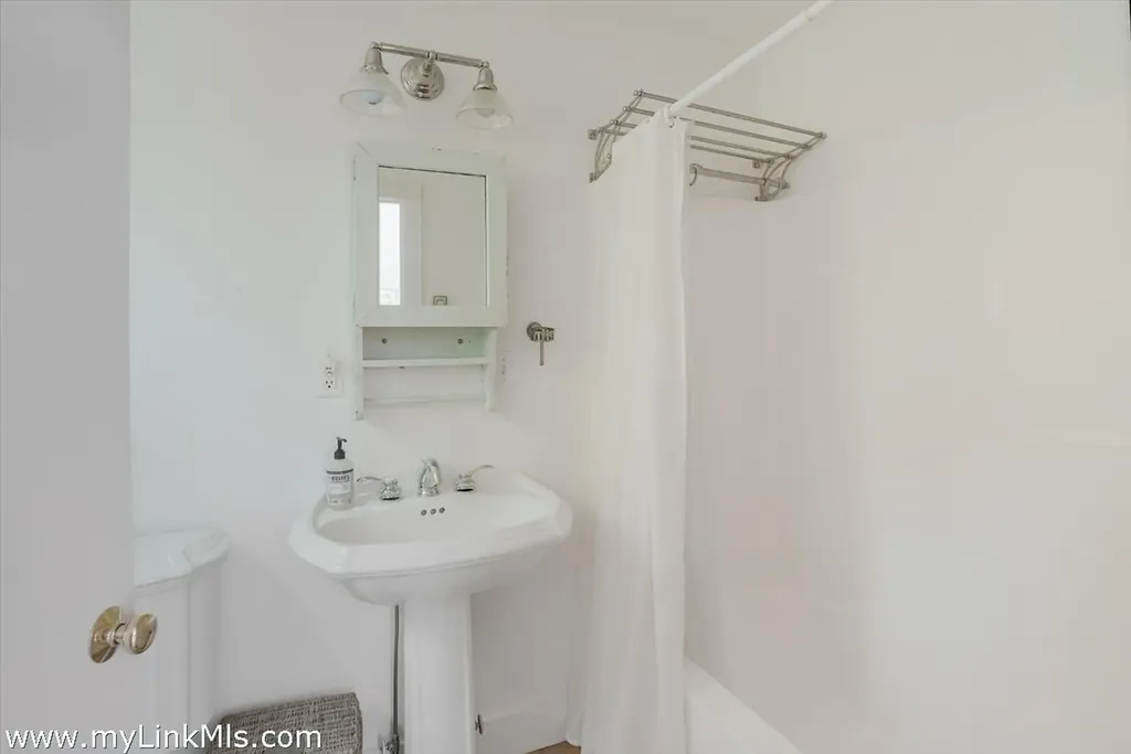 50 Hidden Cove Road Oak Bluffs MA 02557