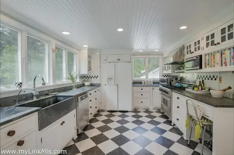 50 Hidden Cove Road Oak Bluffs MA 02557