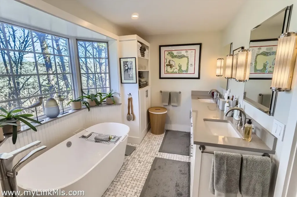20 Edson Forest Road West Tisbury MA 02575