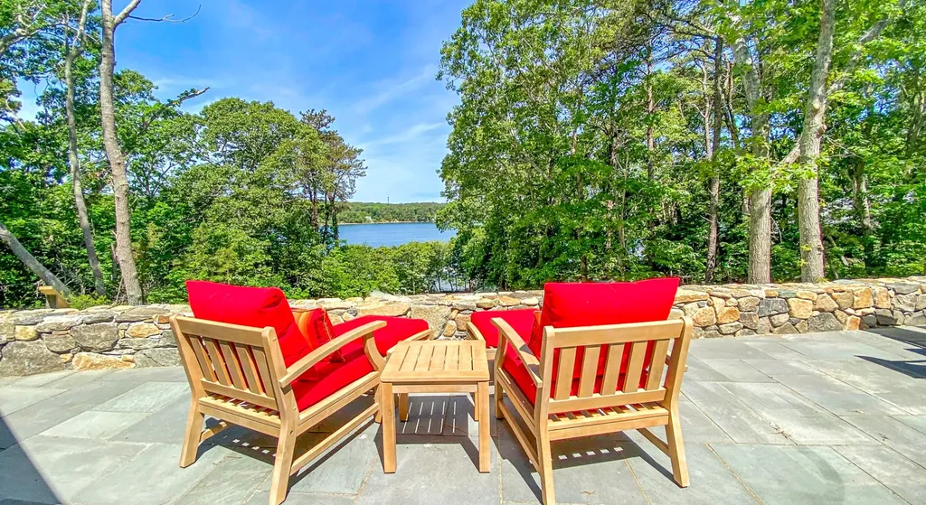 309 Barnes Road Oak Bluffs MA 02557