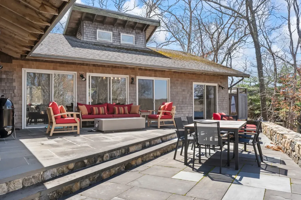 309 Barnes Road Oak Bluffs MA 02557