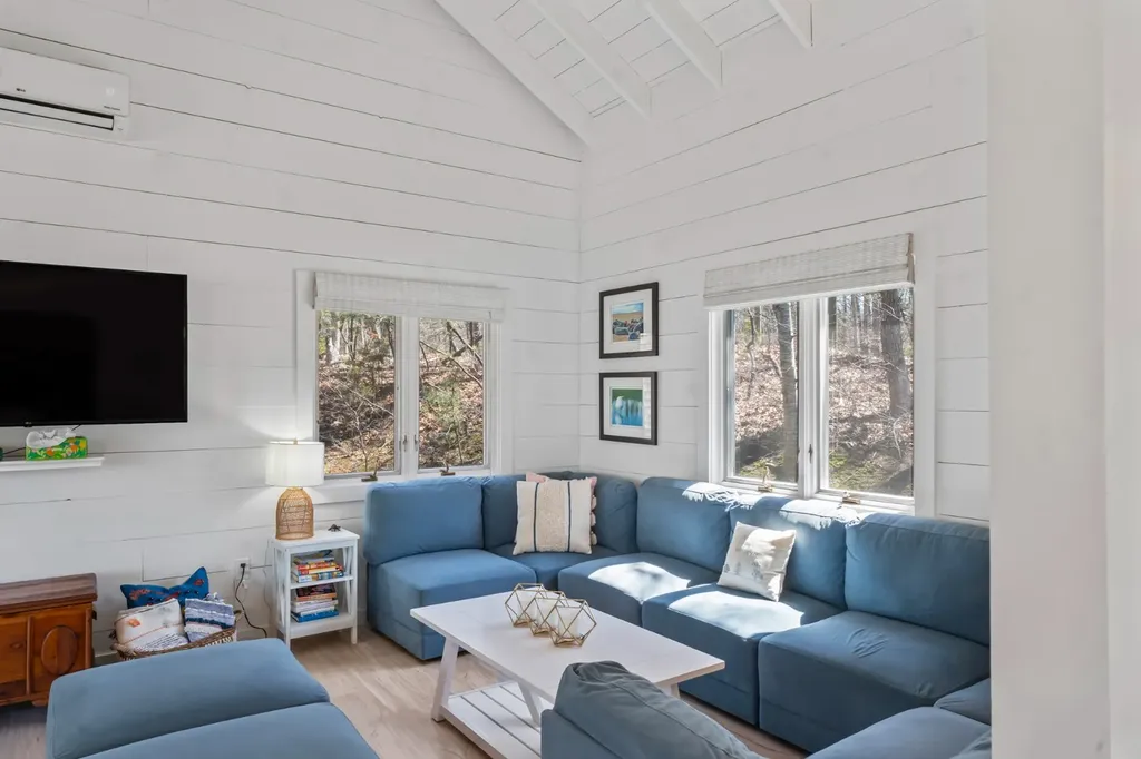 309 Barnes Road Oak Bluffs MA 02557