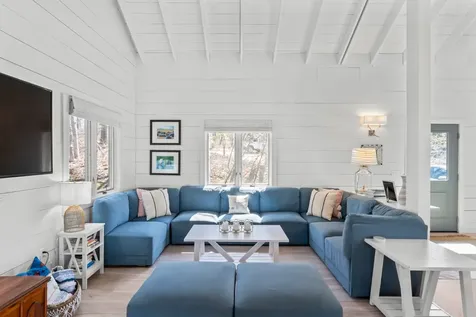 309 Barnes Road Oak Bluffs MA 02557