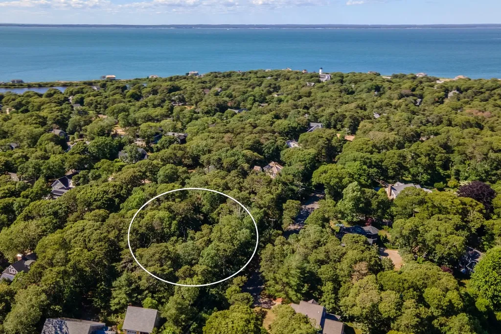 66 Munroe Avenue And 17 Madison Avenue Oak Bluffs MA 02557