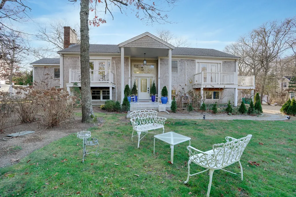 110 Clover Hill Drive Vineyard Haven MA 02568