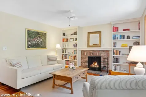 111 Charles Neck Way West Tisbury MA 02575