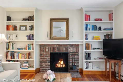 111 Charles Neck Way West Tisbury MA 02575